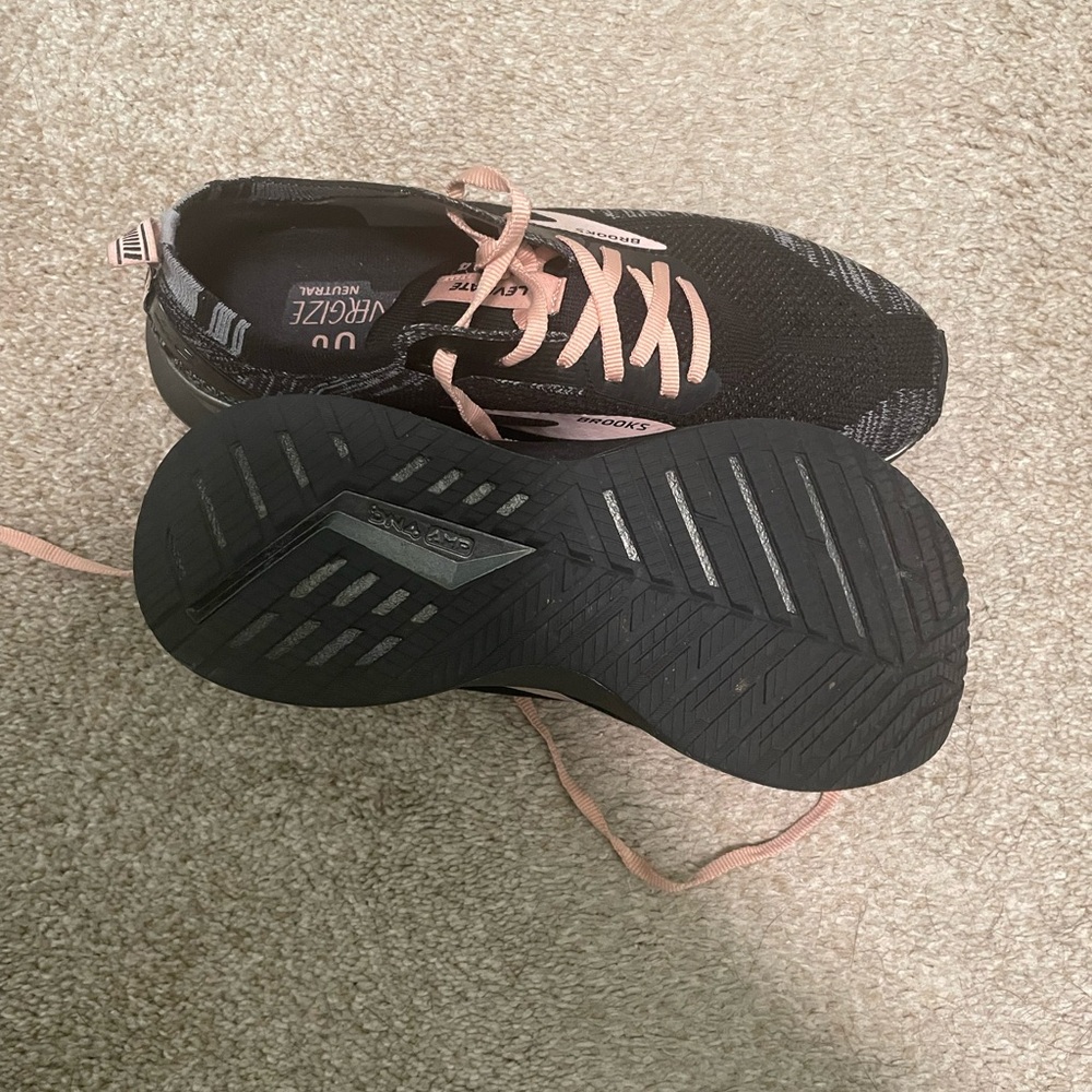 Brooks Levitate 4 Sneakers - Picture 3 of 4